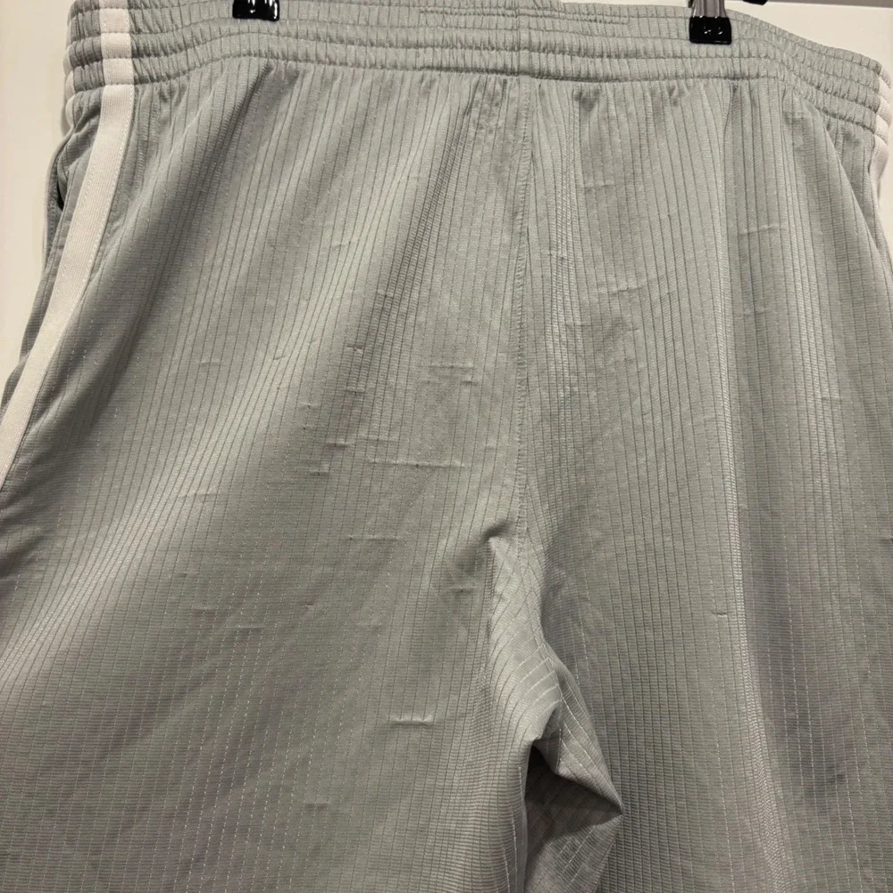 Nike Basketball Shorts Mens Medium Grey Navy Blue White Athletic Gym Swoosh